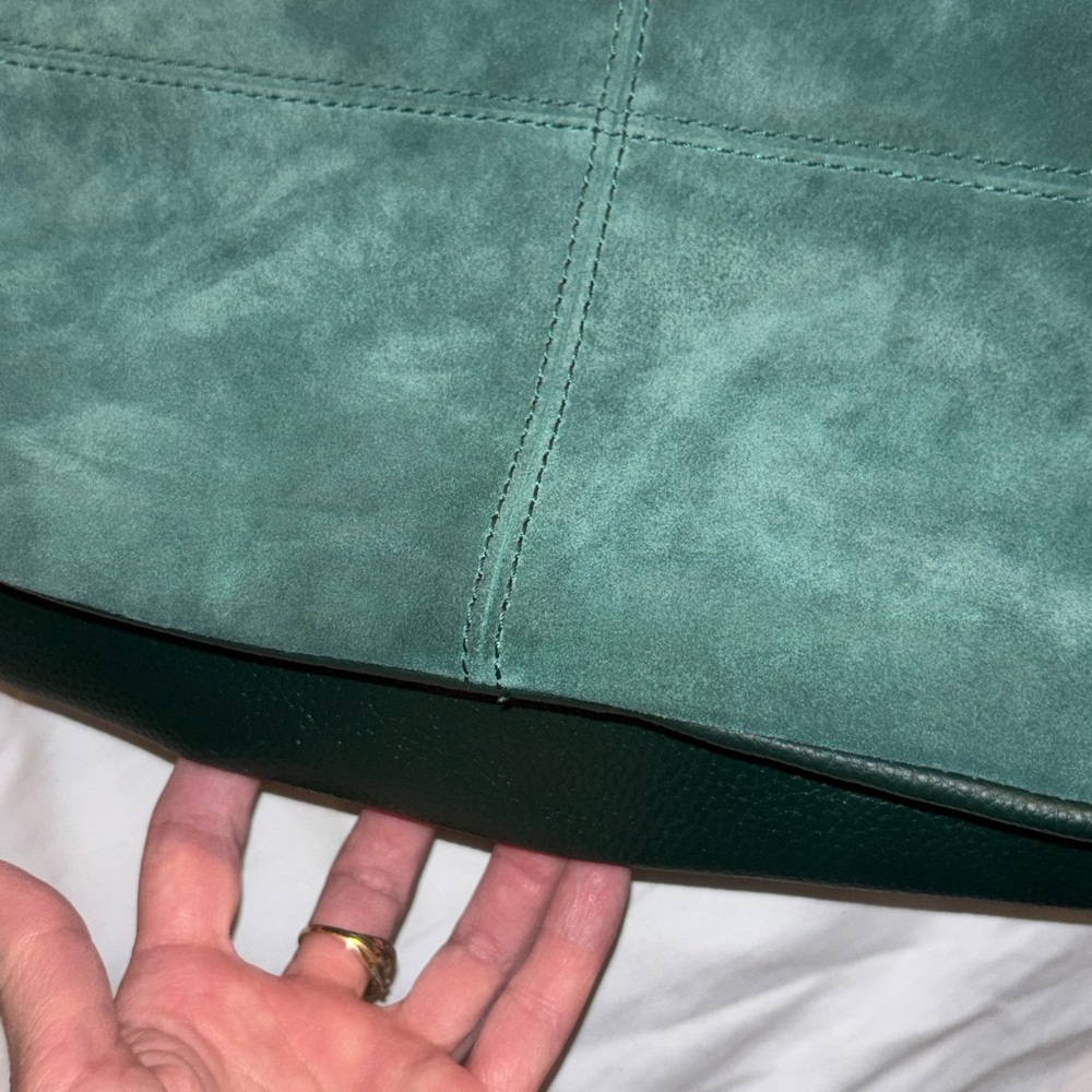 Tignanello Forest Green Suede Shoulder Expandable Bag. Zip Sides Change Size. - Picture 15 of 17